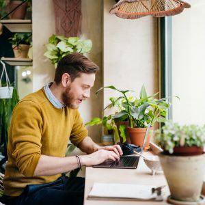 Why You Should Consider a 5G Laptop for Remote Work